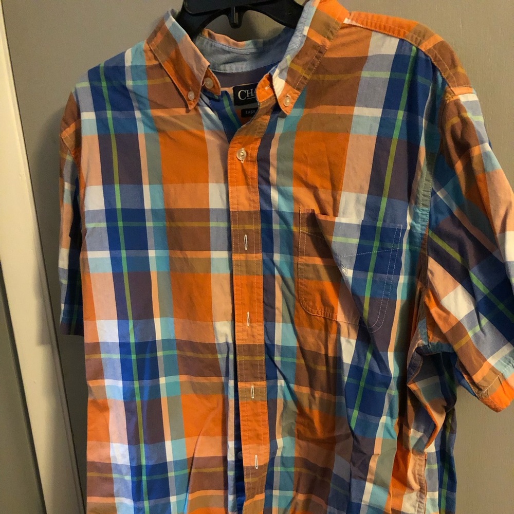 Short sleeve button down